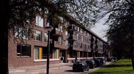 Paramaribostraat 15 in Groningen