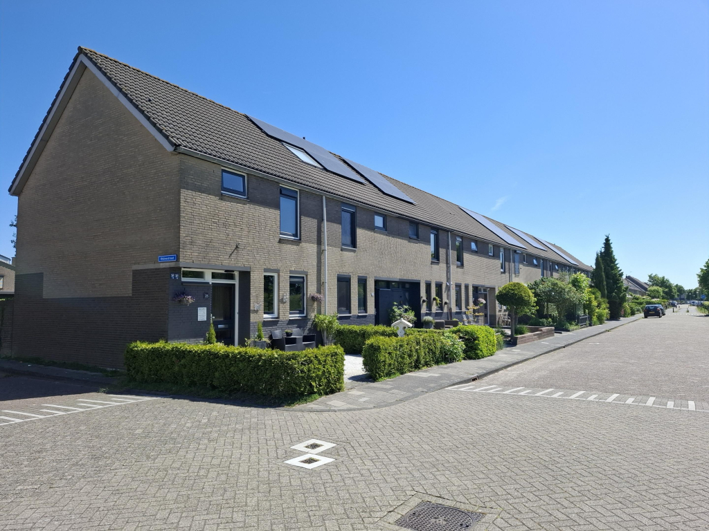 Foto 15 van Seinestraat 27 in Spijkenisse