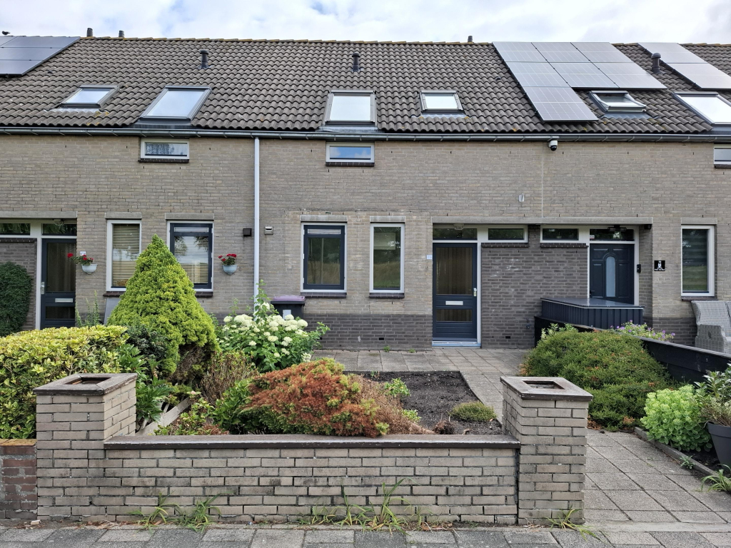 Foto 1 van Ebrostraat 74 in Spijkenisse