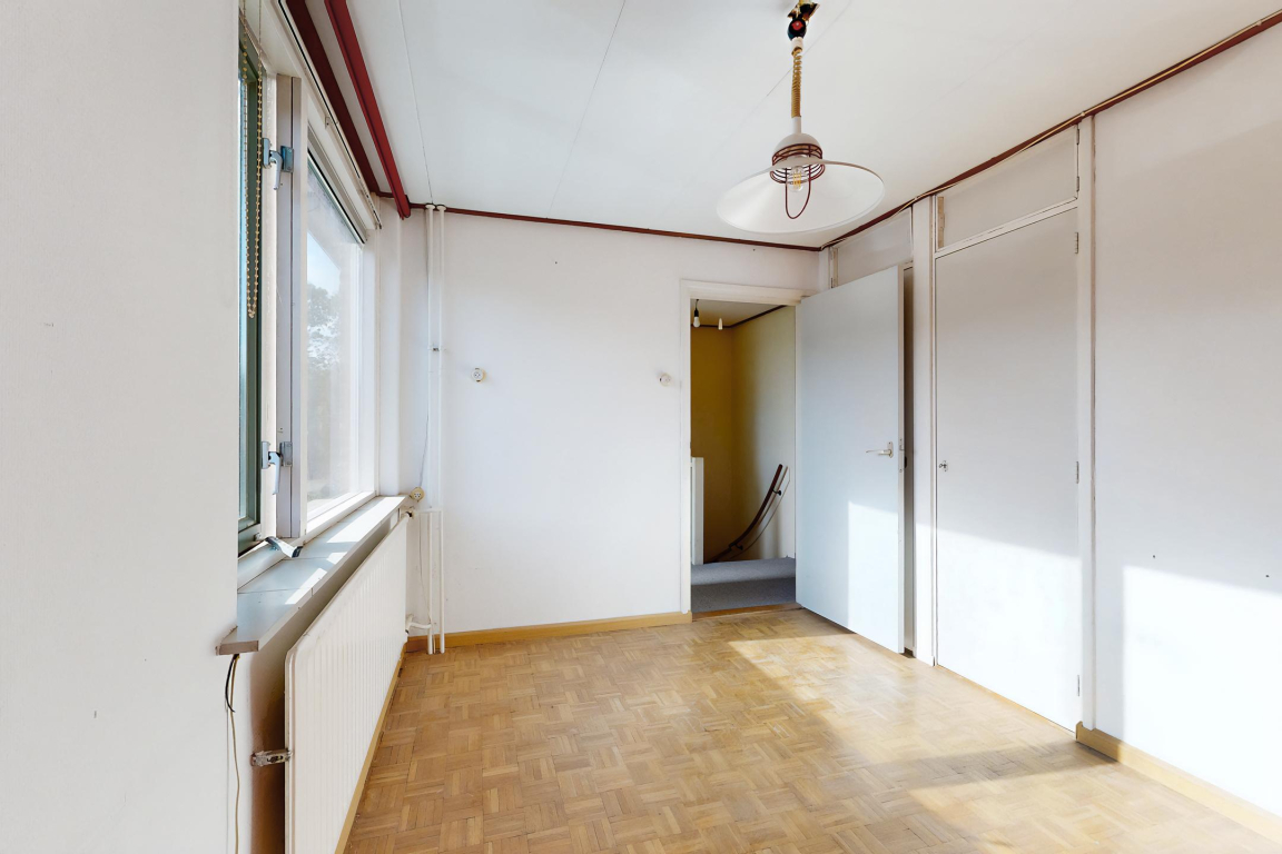 Foto 33 van Kortenaerstraat 18 in Dinteloord