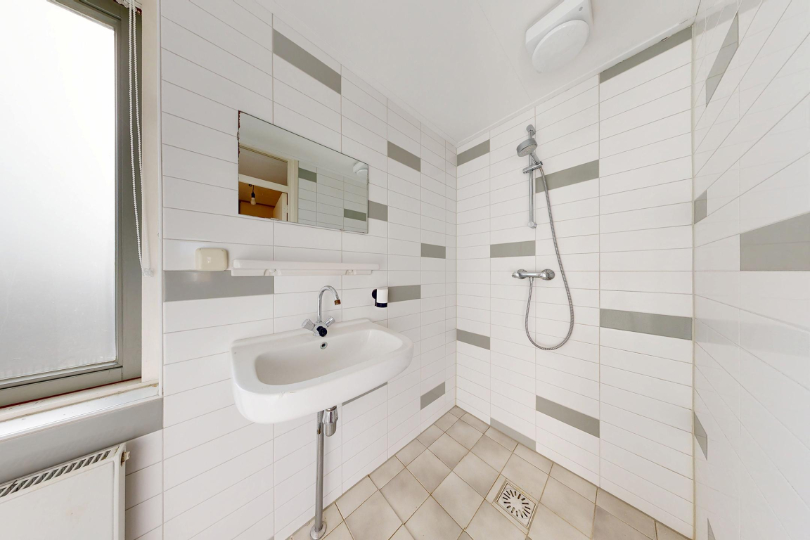 Foto 36 van Kortenaerstraat 18 in Dinteloord