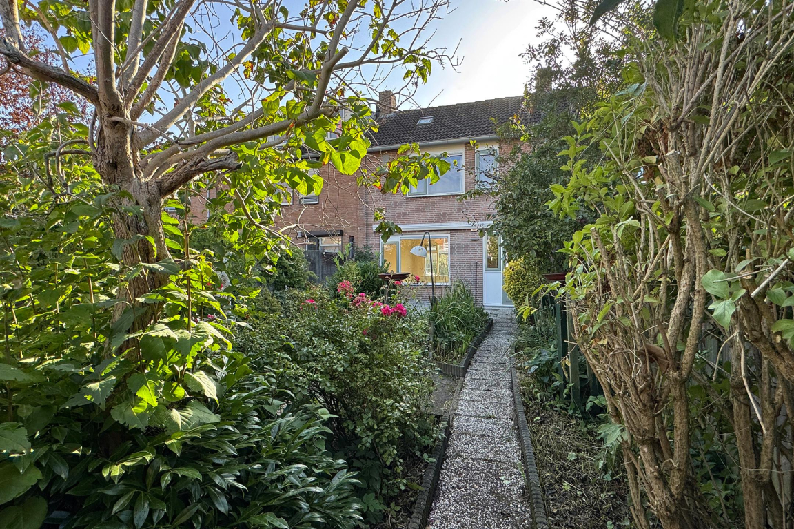 Foto 44 van Kortenaerstraat 18 in Dinteloord