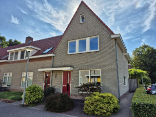 Distelveld 12 in Wintelre
