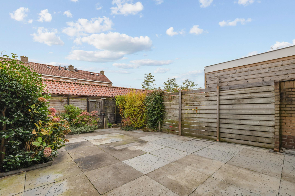 Foto 22 van Van Nijenrodestraat 33 in Hilversum