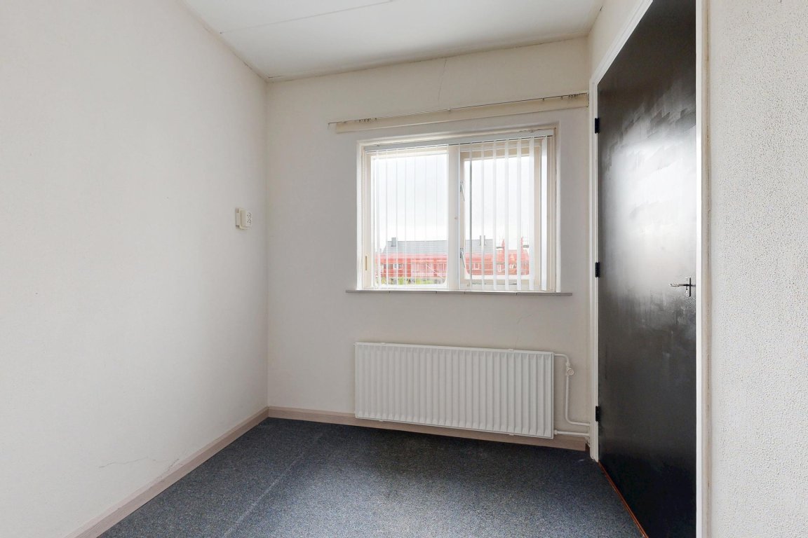 Foto 35 van Europastraat 9 in Dinteloord