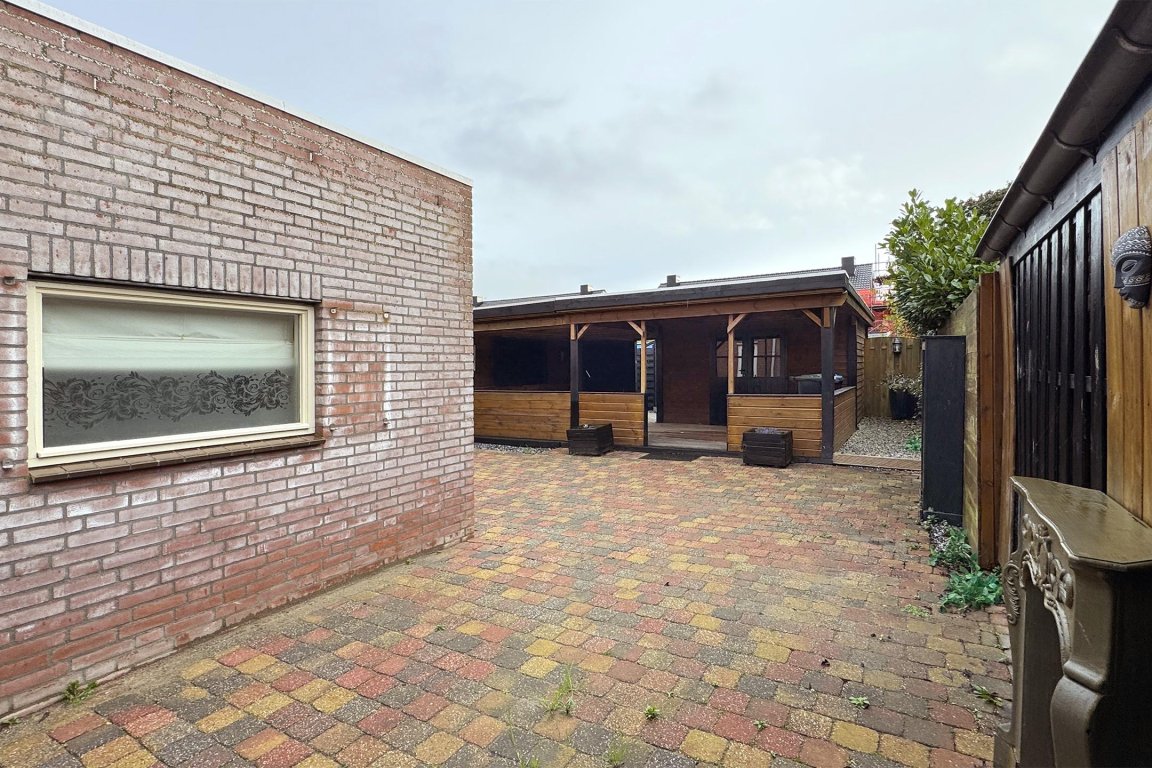 Foto 45 van Europastraat 9 in Dinteloord