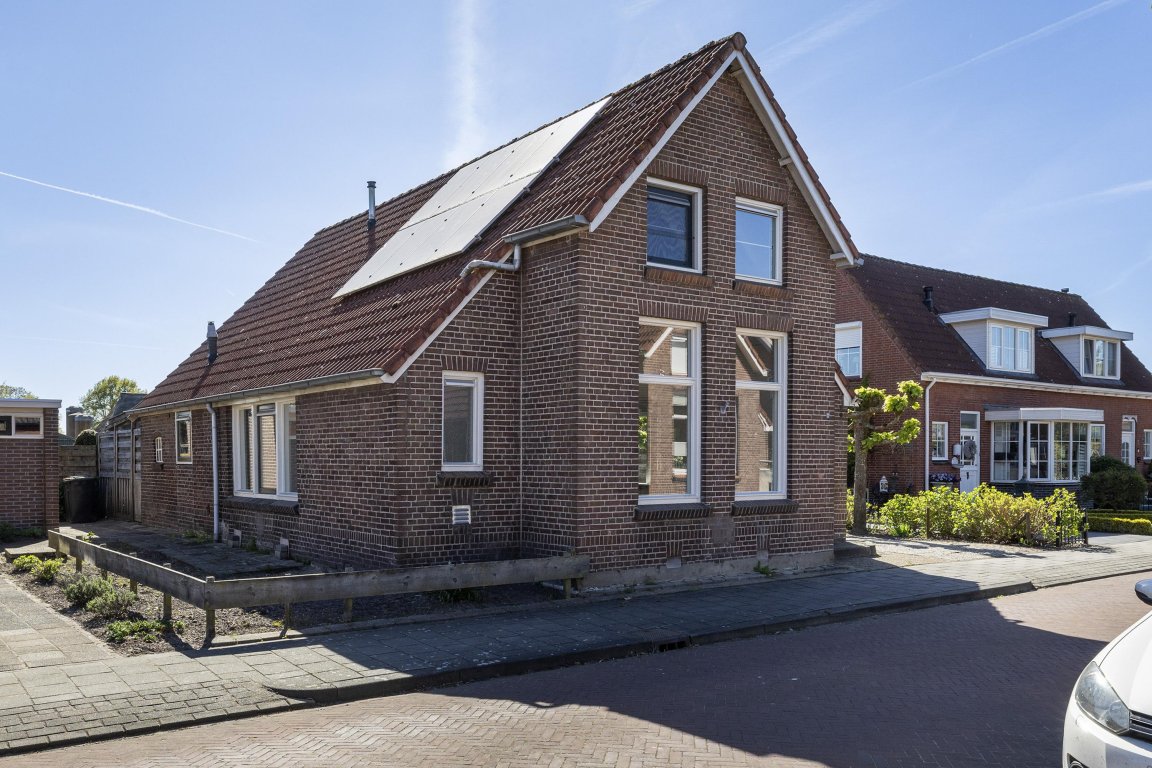 Foto 1 van Van Veenstraat 6 in Hoogersmilde