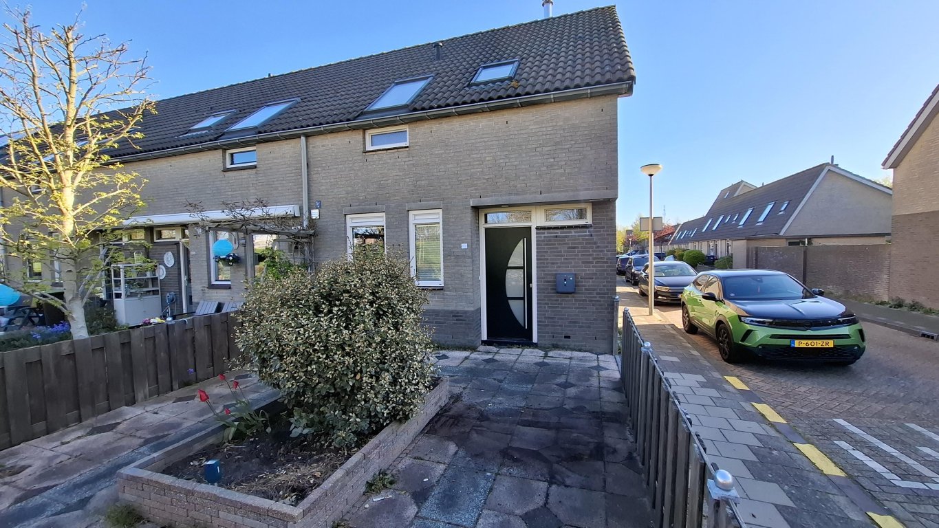Foto 1 van Ebrostraat 62 in Spijkenisse