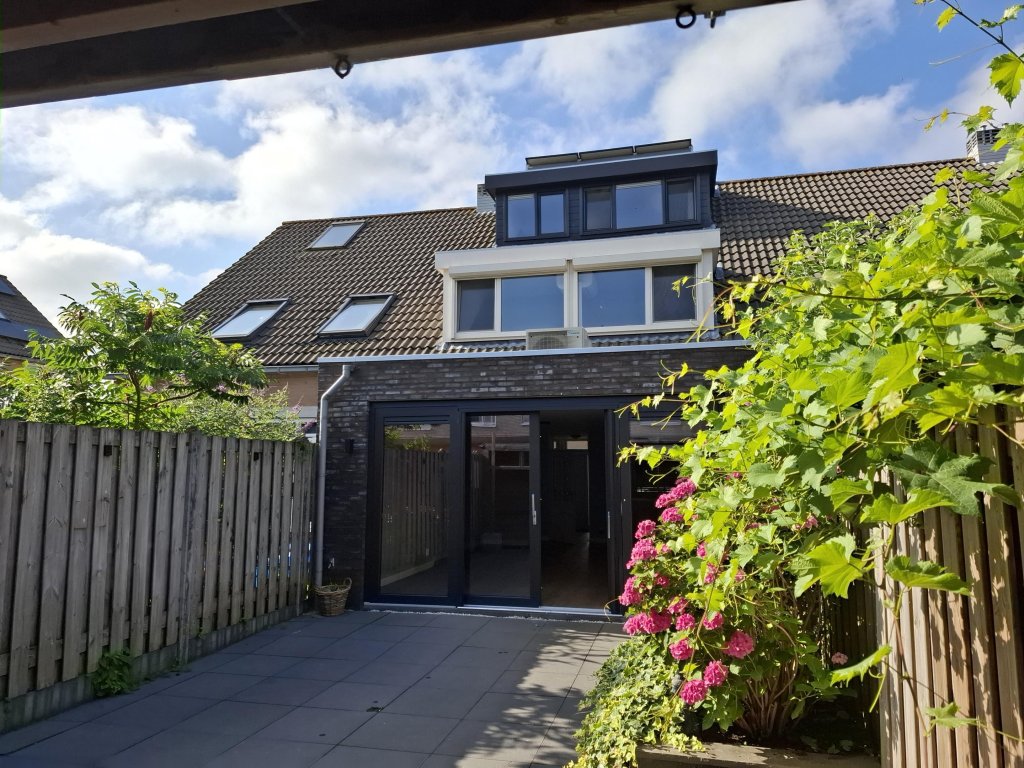 Foto 11 van Catharina van Tussenbroekstraat 5 in Spijkenisse